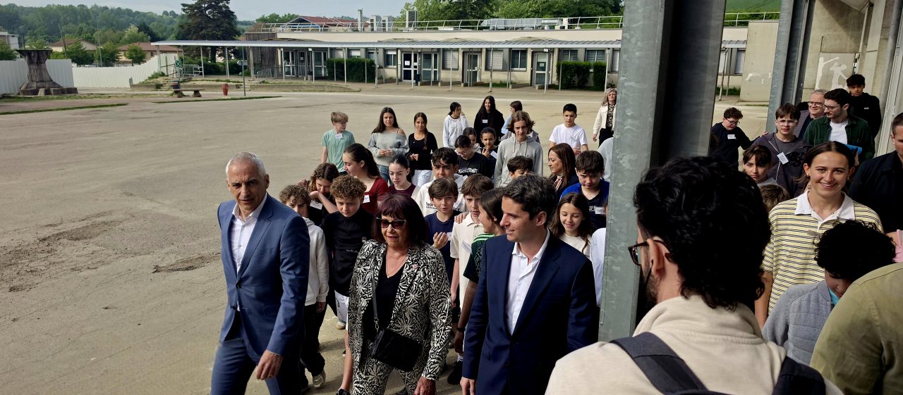 Gabriel ATTAL Accompagné des élèves du CVC